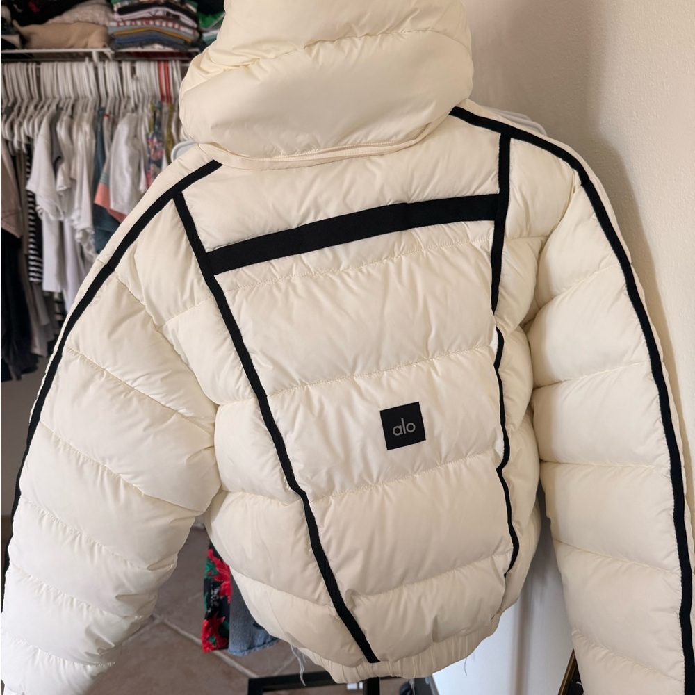 ALO Yoga White Puffer Jacket